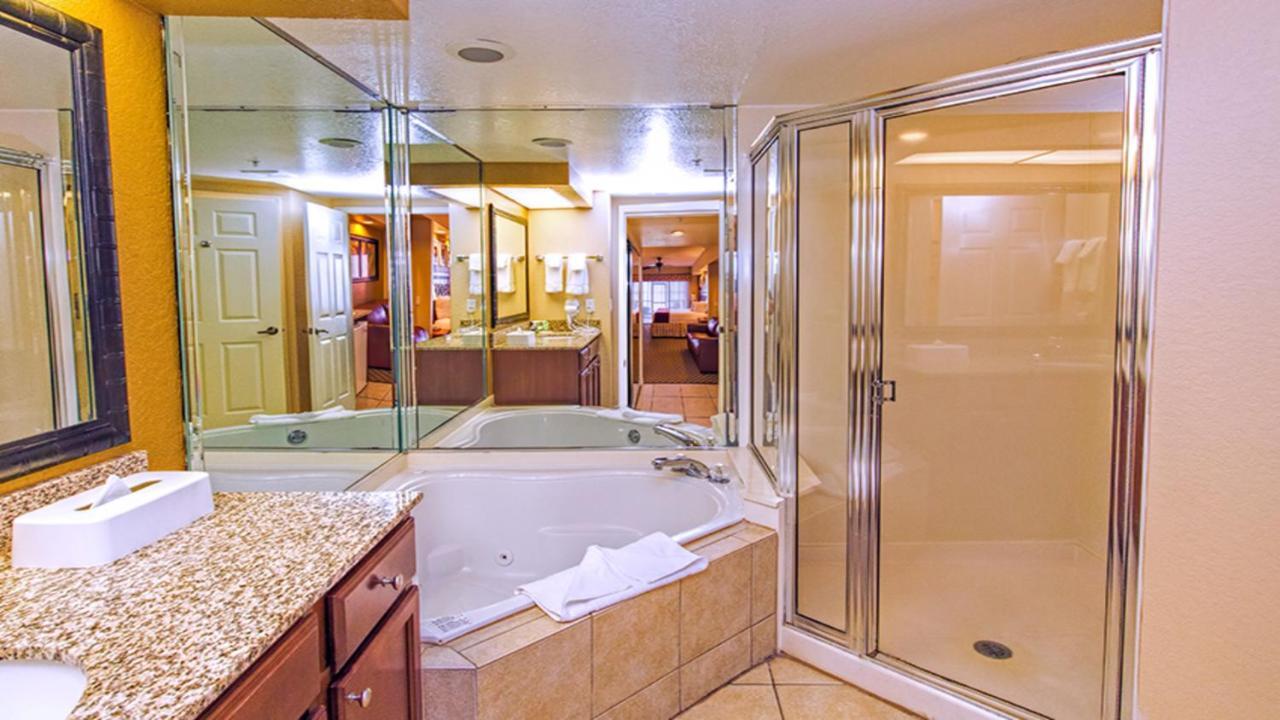 Stunning Near Universal Apart-hotel